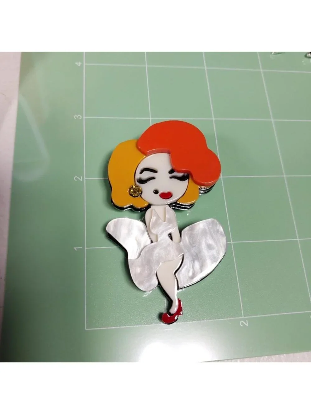 Stunnung Acrylic Fashion Brooch